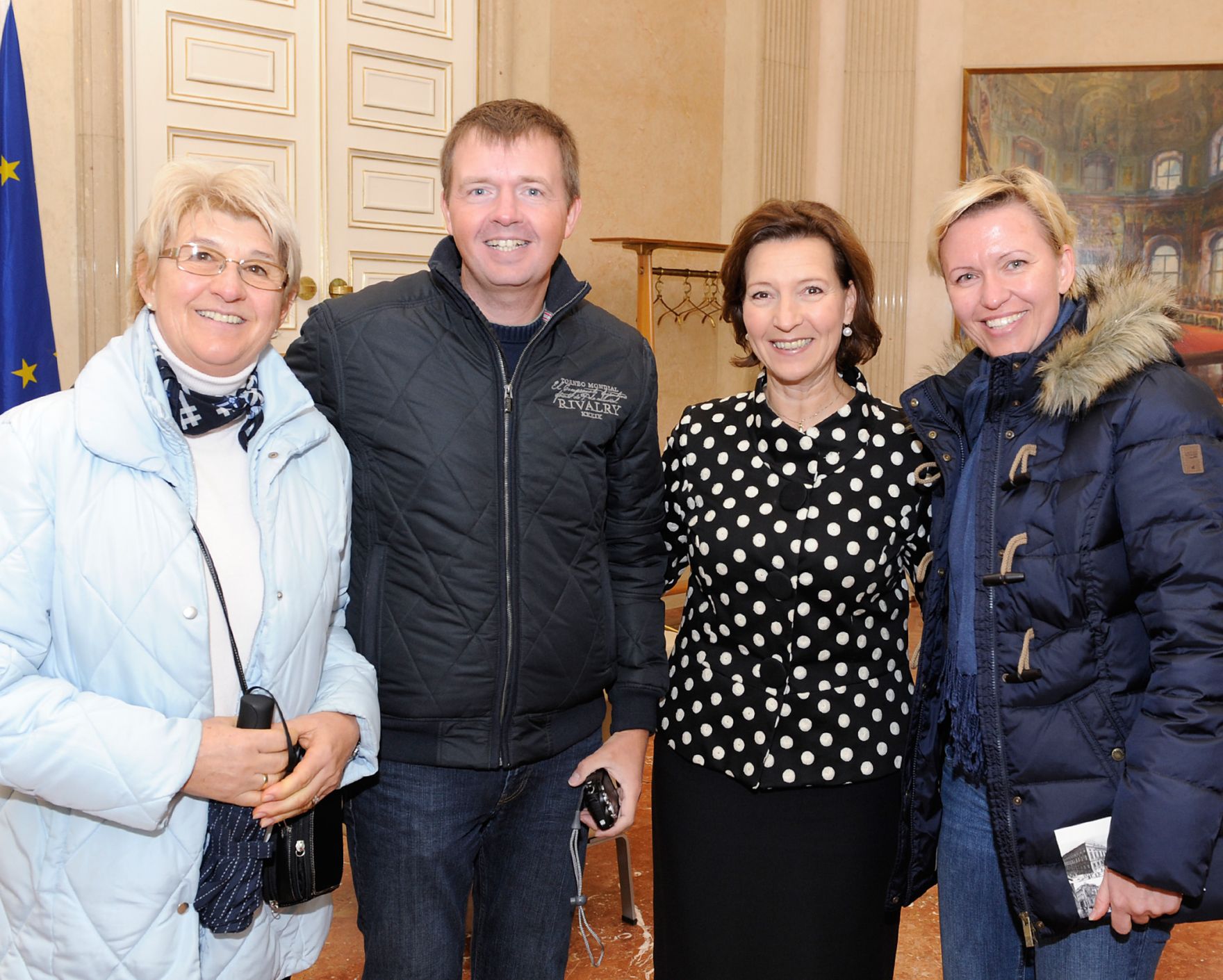 Am 26. Oktober 2012 empfing Frauenministerin Gabriele Heinisch-Hosek im Rahmen des Nationalfeiertages Besucherinnen und Besucher im Bundeskanzleramt.