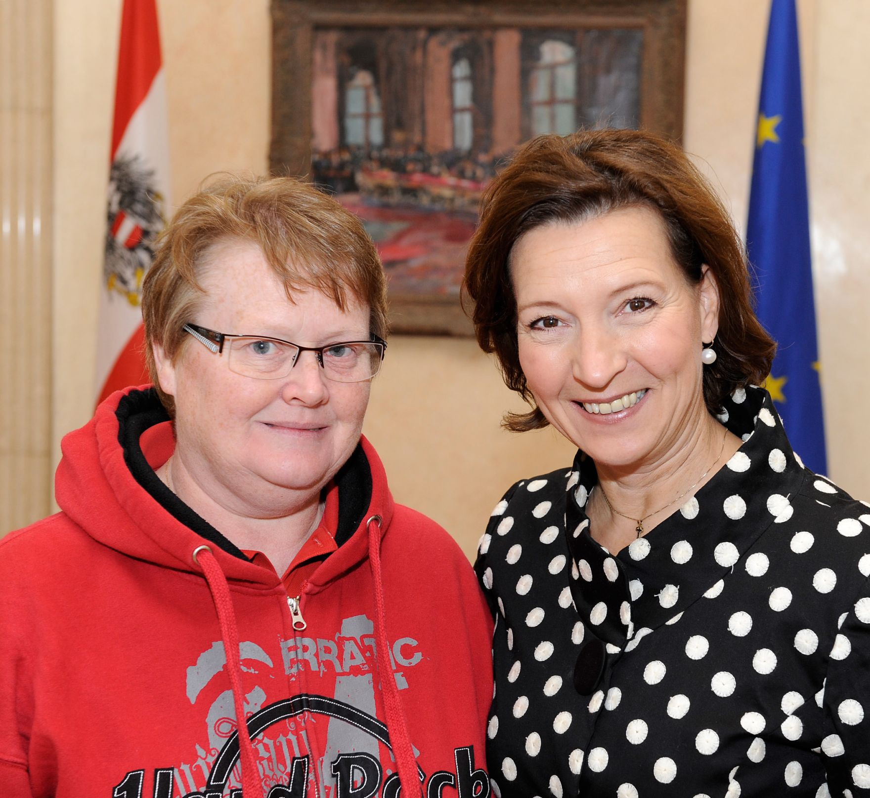 Am 26. Oktober 2012 empfing Frauenministerin Gabriele Heinisch-Hosek im Rahmen des Nationalfeiertages Besucherinnen und Besucher im Bundeskanzleramt.