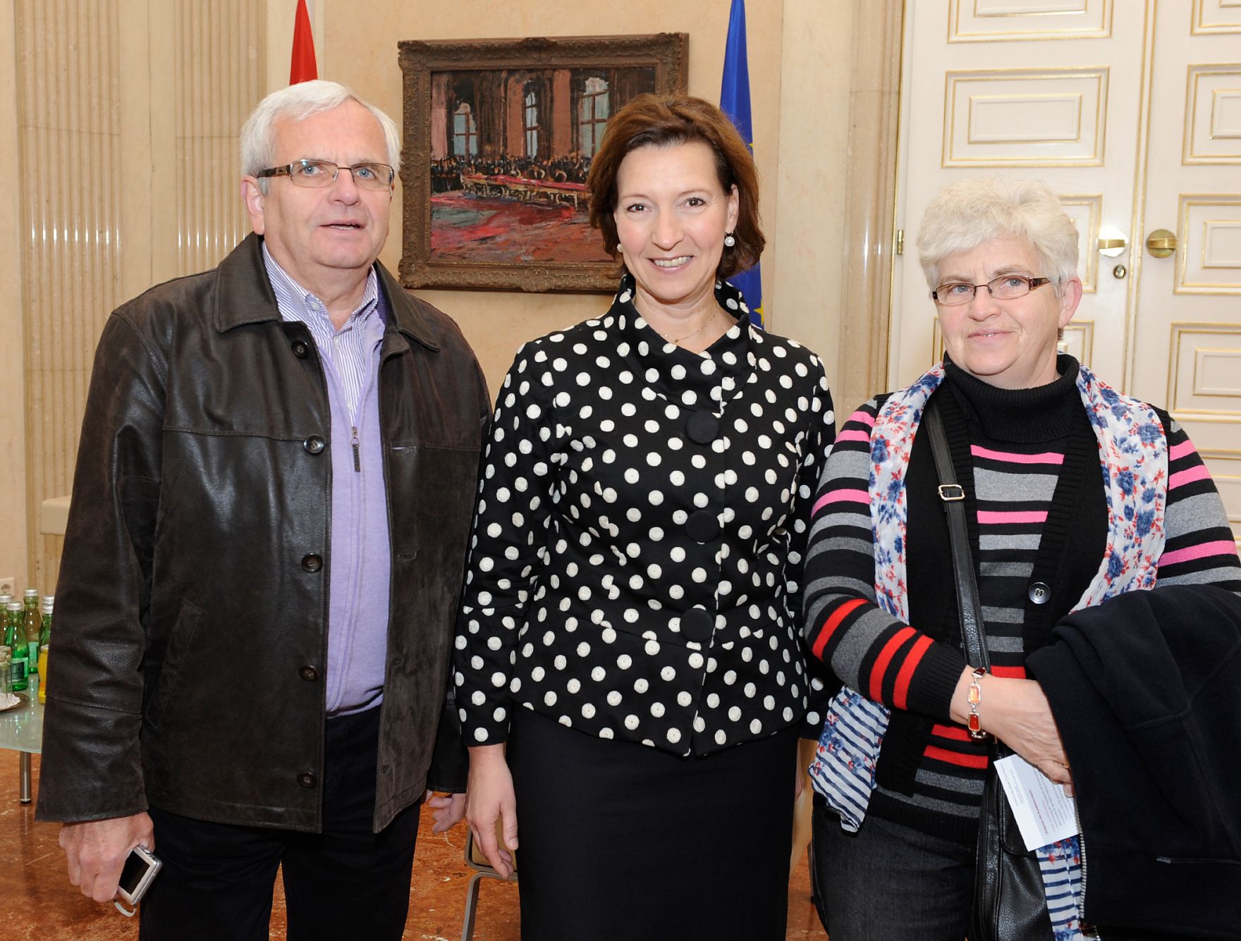 Am 26. Oktober 2012 empfing Frauenministerin Gabriele Heinisch-Hosek im Rahmen des Nationalfeiertages Besucherinnen und Besucher im Bundeskanzleramt.