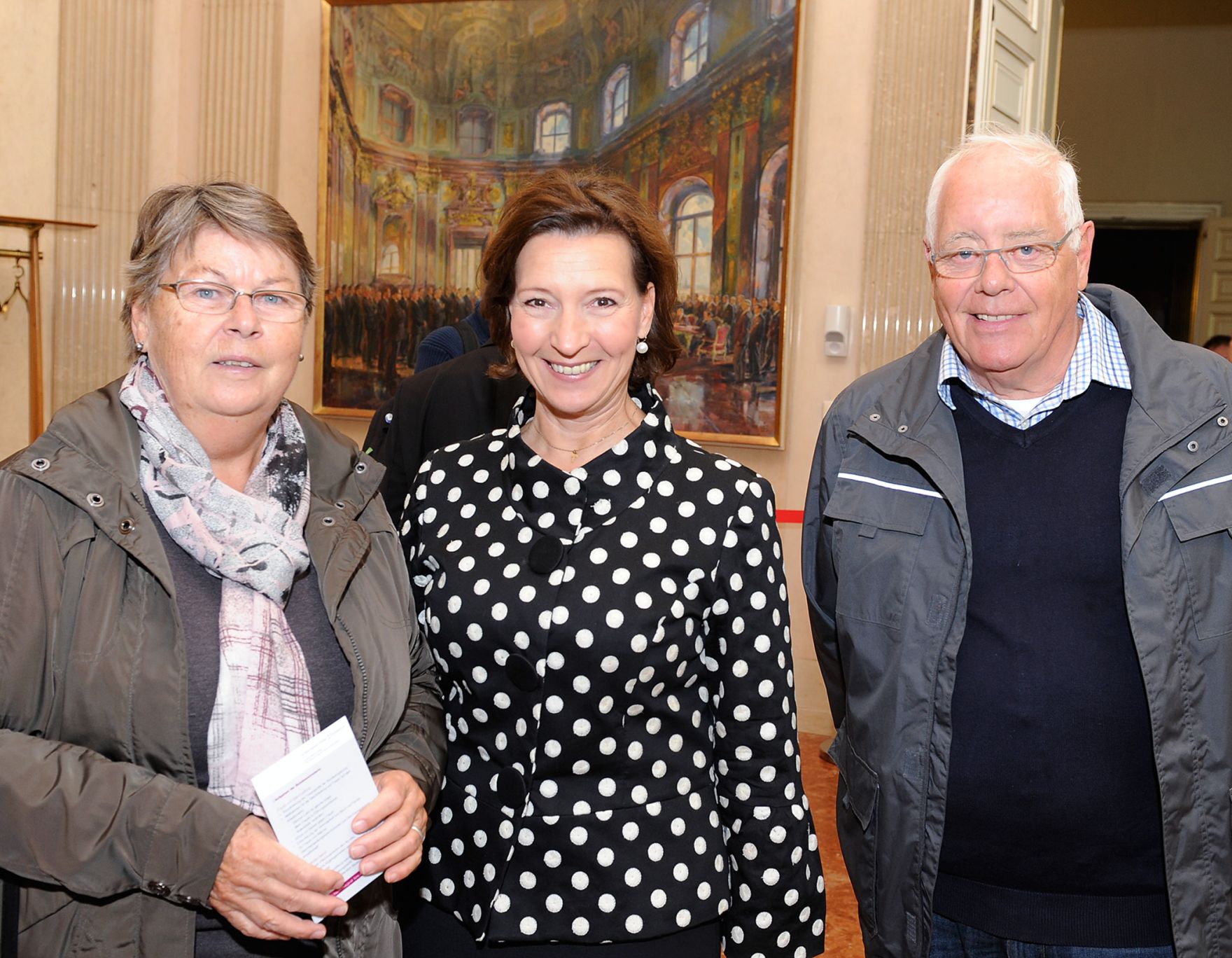 Am 26. Oktober 2012 empfing Frauenministerin Gabriele Heinisch-Hosek im Rahmen des Nationalfeiertages Besucherinnen und Besucher im Bundeskanzleramt.
