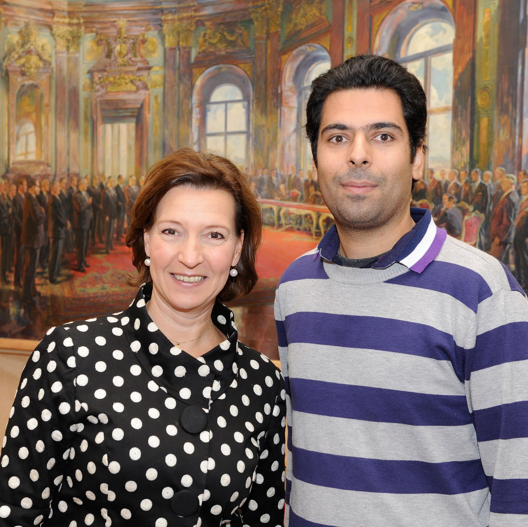 Am 26. Oktober 2012 empfing Frauenministerin Gabriele Heinisch-Hosek im Rahmen des Nationalfeiertages Besucherinnen und Besucher im Bundeskanzleramt.