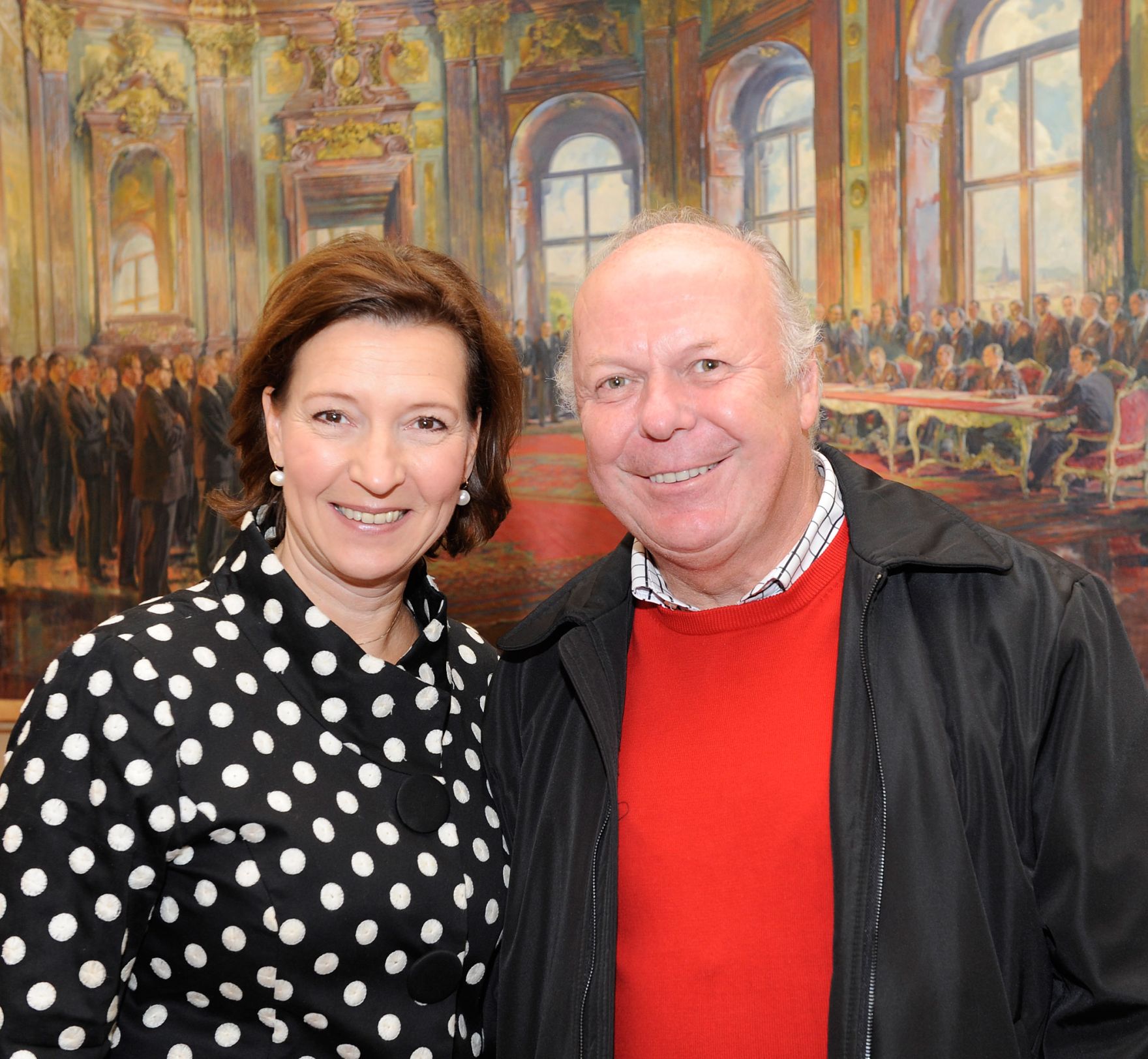 Am 26. Oktober 2012 empfing Frauenministerin Gabriele Heinisch-Hosek im Rahmen des Nationalfeiertages Besucherinnen und Besucher im Bundeskanzleramt.