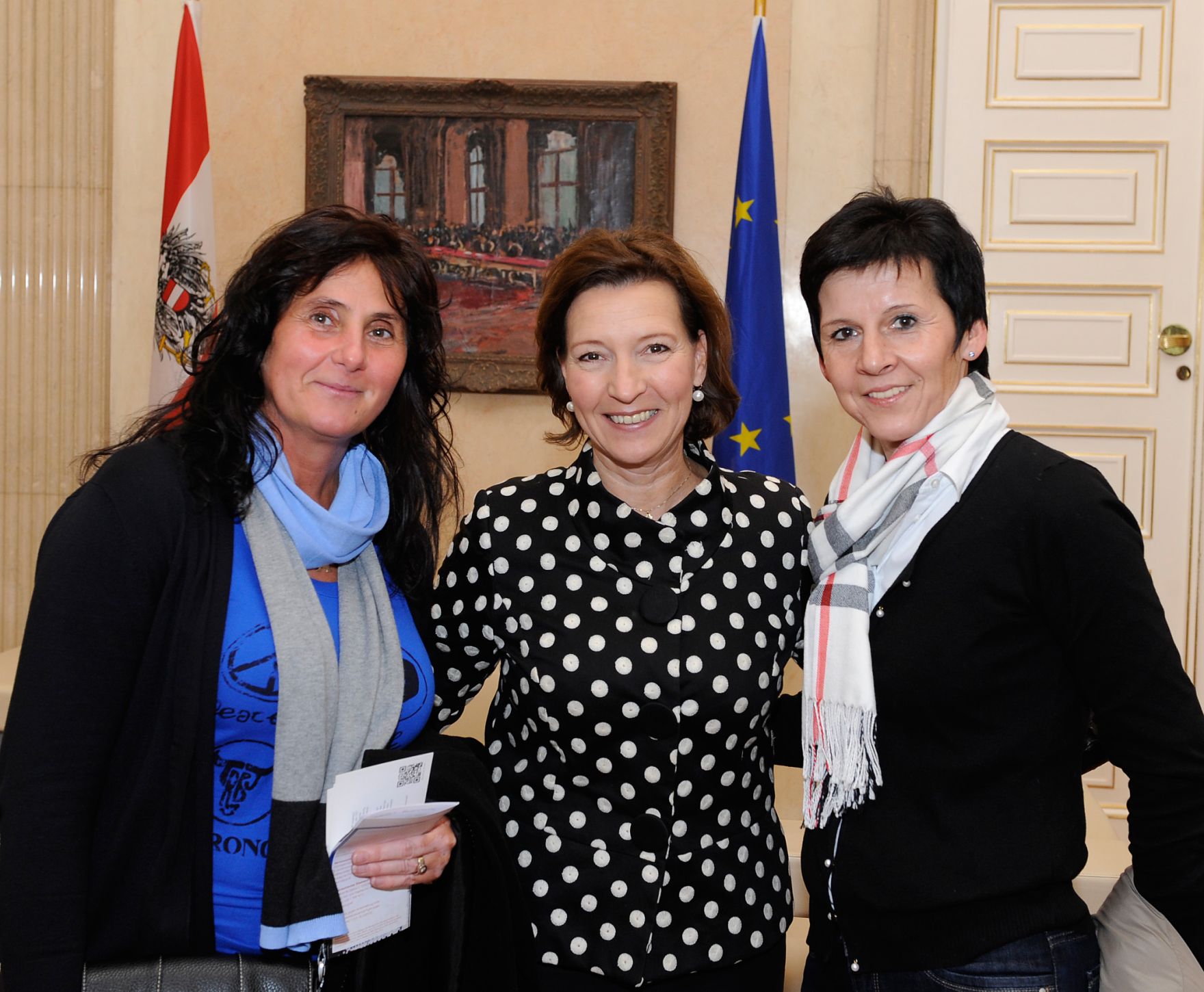 Am 26. Oktober 2012 empfing Frauenministerin Gabriele Heinisch-Hosek im Rahmen des Nationalfeiertages Besucherinnen und Besucher im Bundeskanzleramt.