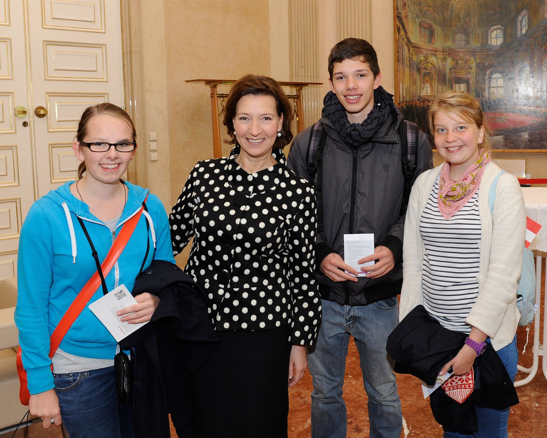 Am 26. Oktober 2012 empfing Frauenministerin Gabriele Heinisch-Hosek im Rahmen des Nationalfeiertages Besucherinnen und Besucher im Bundeskanzleramt.