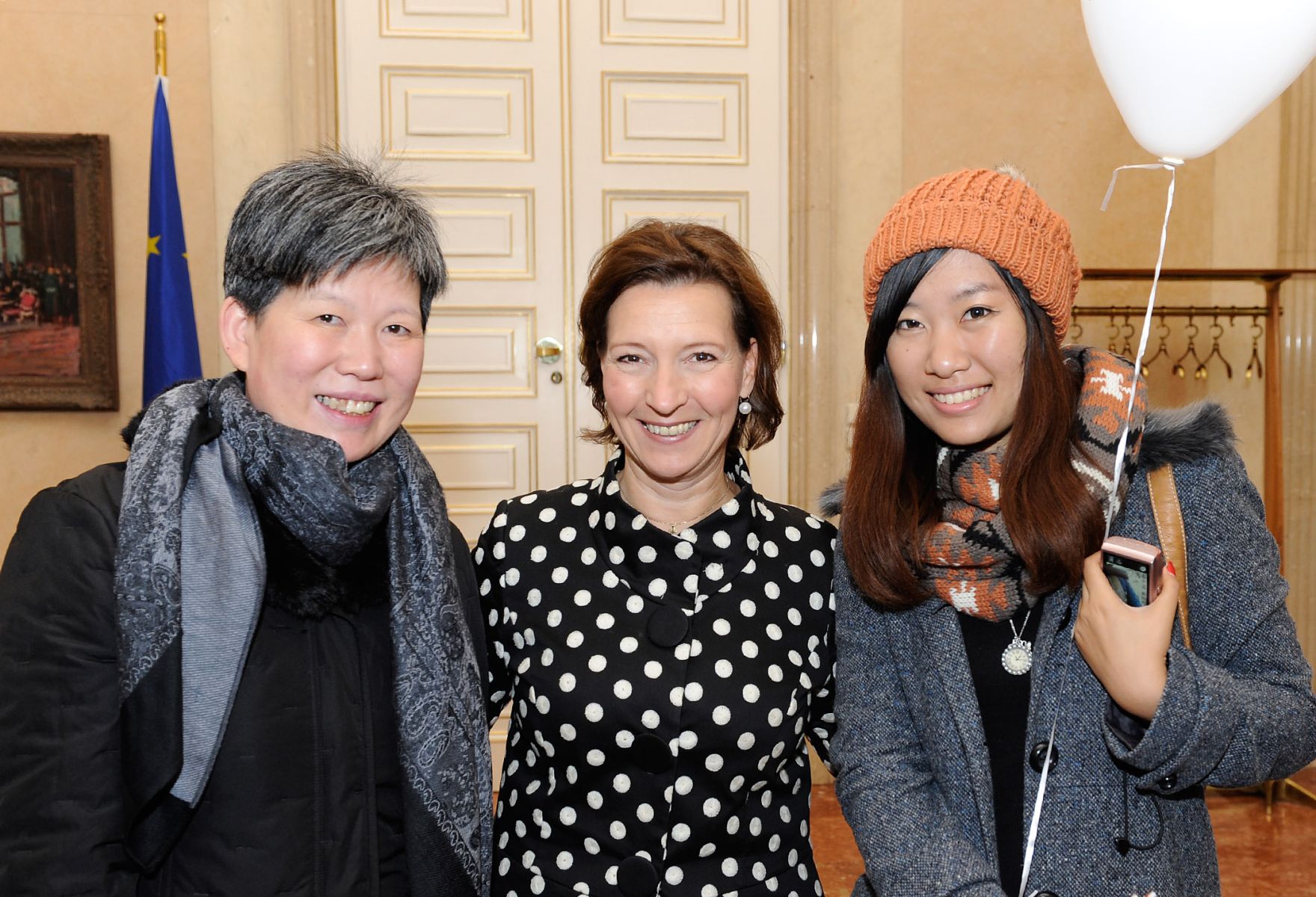 Am 26. Oktober 2012 empfing Frauenministerin Gabriele Heinisch-Hosek im Rahmen des Nationalfeiertages Besucherinnen und Besucher im Bundeskanzleramt.