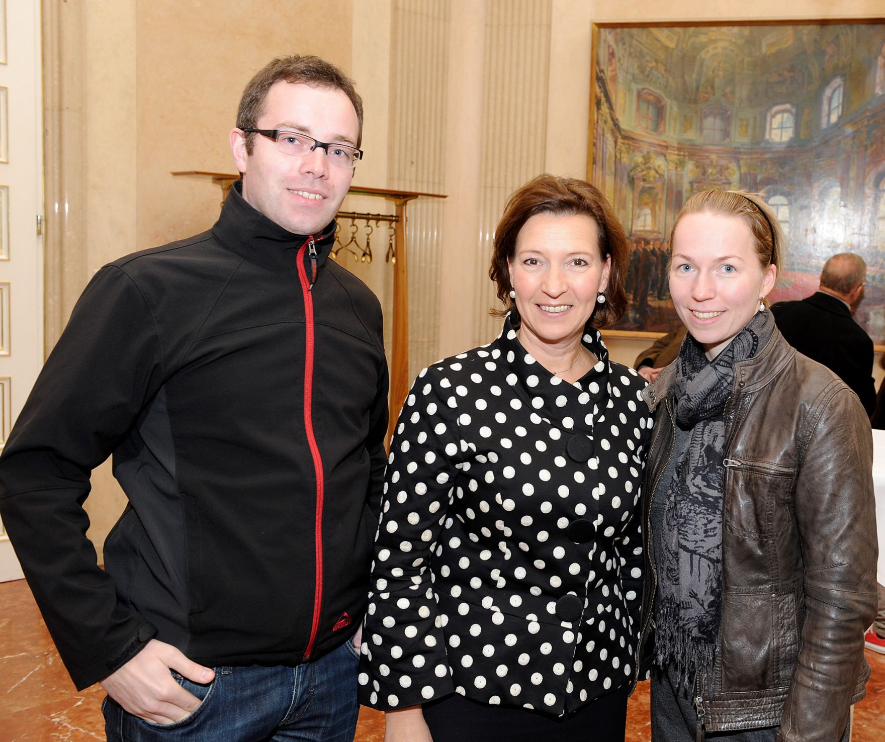 Am 26. Oktober 2012 empfing Frauenministerin Gabriele Heinisch-Hosek im Rahmen des Nationalfeiertages Besucherinnen und Besucher im Bundeskanzleramt.