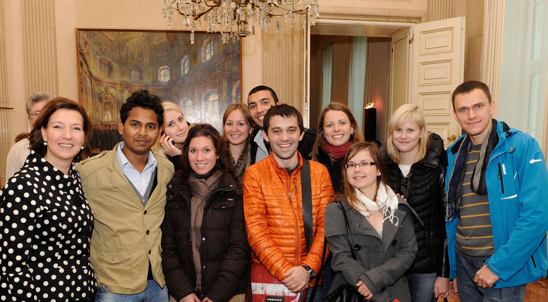 Am 26. Oktober 2012 empfing Frauenministerin Gabriele Heinisch-Hosek im Rahmen des Nationalfeiertages Besucherinnen und Besucher im Bundeskanzleramt.