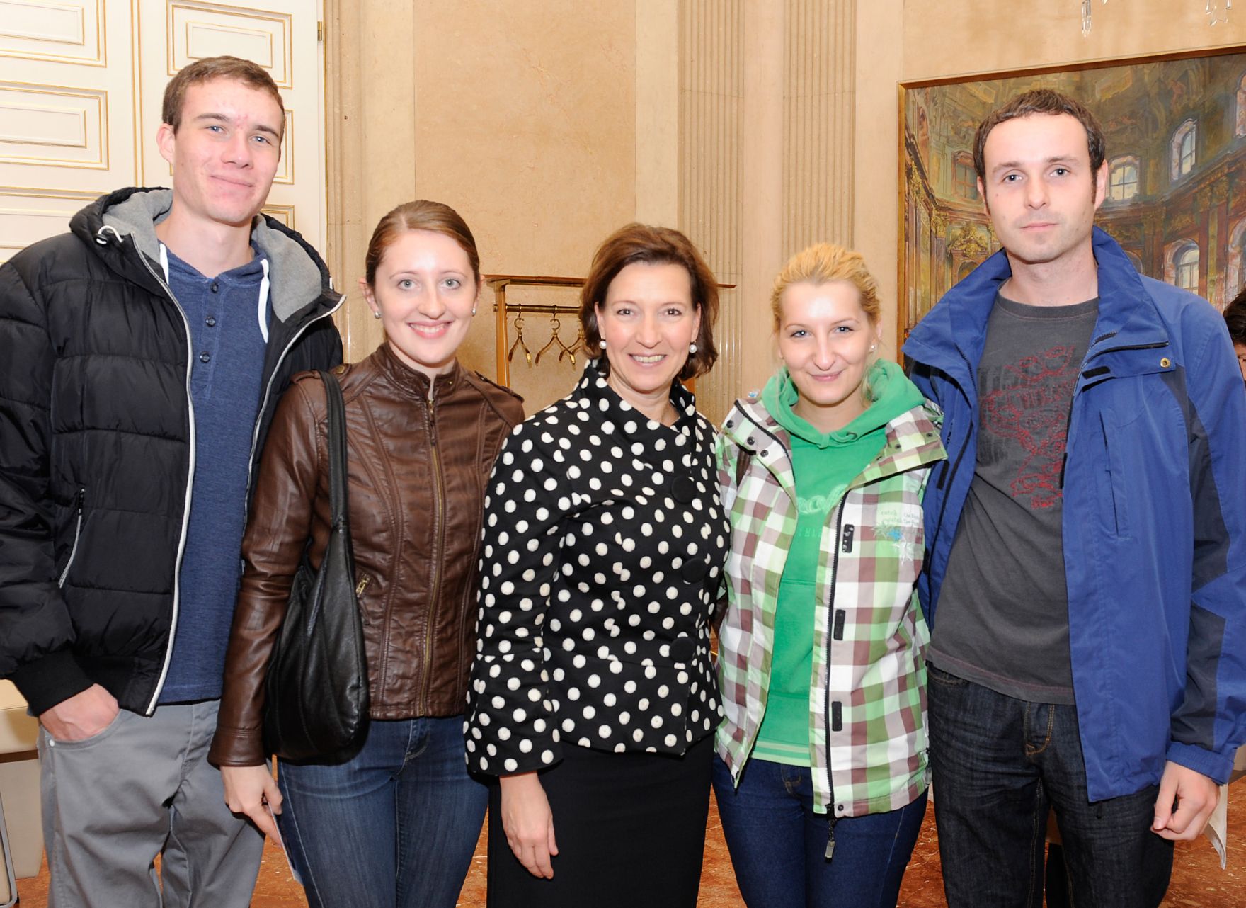 Am 26. Oktober 2012 empfing Frauenministerin Gabriele Heinisch-Hosek im Rahmen des Nationalfeiertages Besucherinnen und Besucher im Bundeskanzleramt.