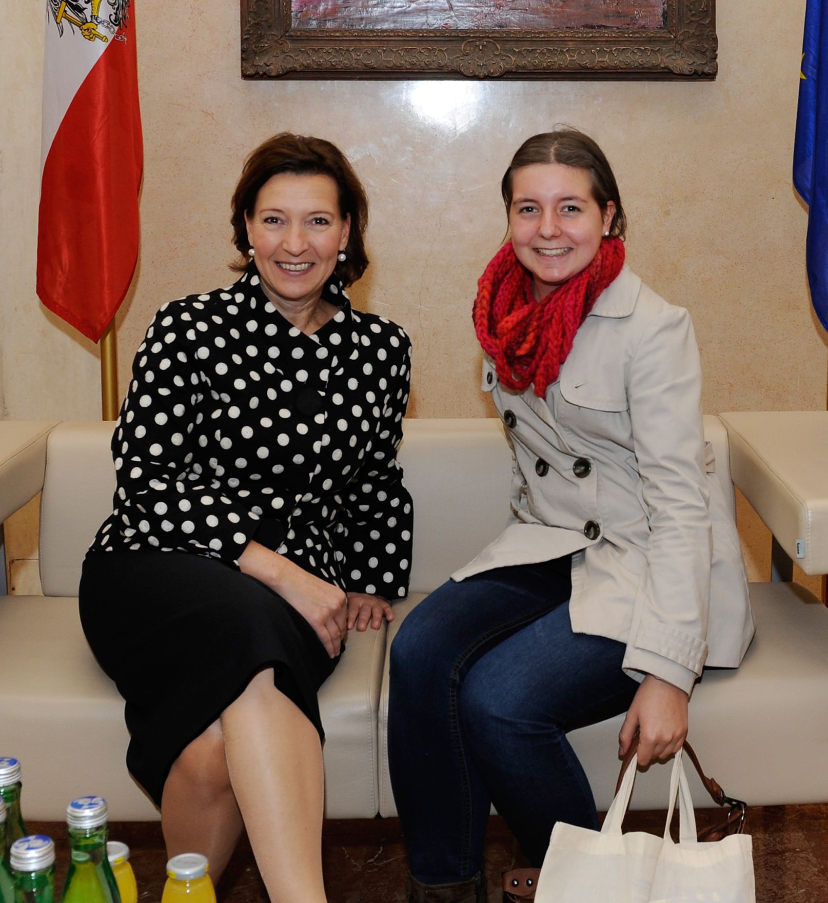 Am 26. Oktober 2012 empfing Frauenministerin Gabriele Heinisch-Hosek im Rahmen des Nationalfeiertages Besucherinnen und Besucher im Bundeskanzleramt.