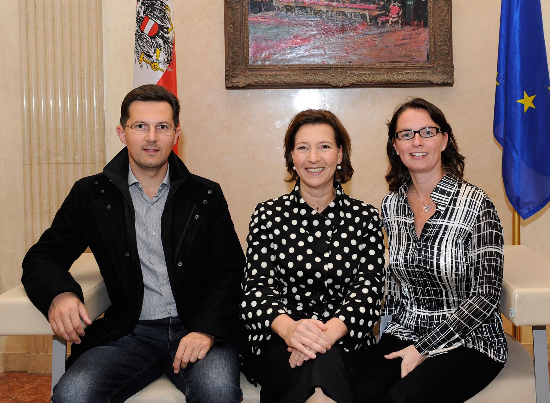 Am 26. Oktober 2012 empfing Frauenministerin Gabriele Heinisch-Hosek im Rahmen des Nationalfeiertages Besucherinnen und Besucher im Bundeskanzleramt.