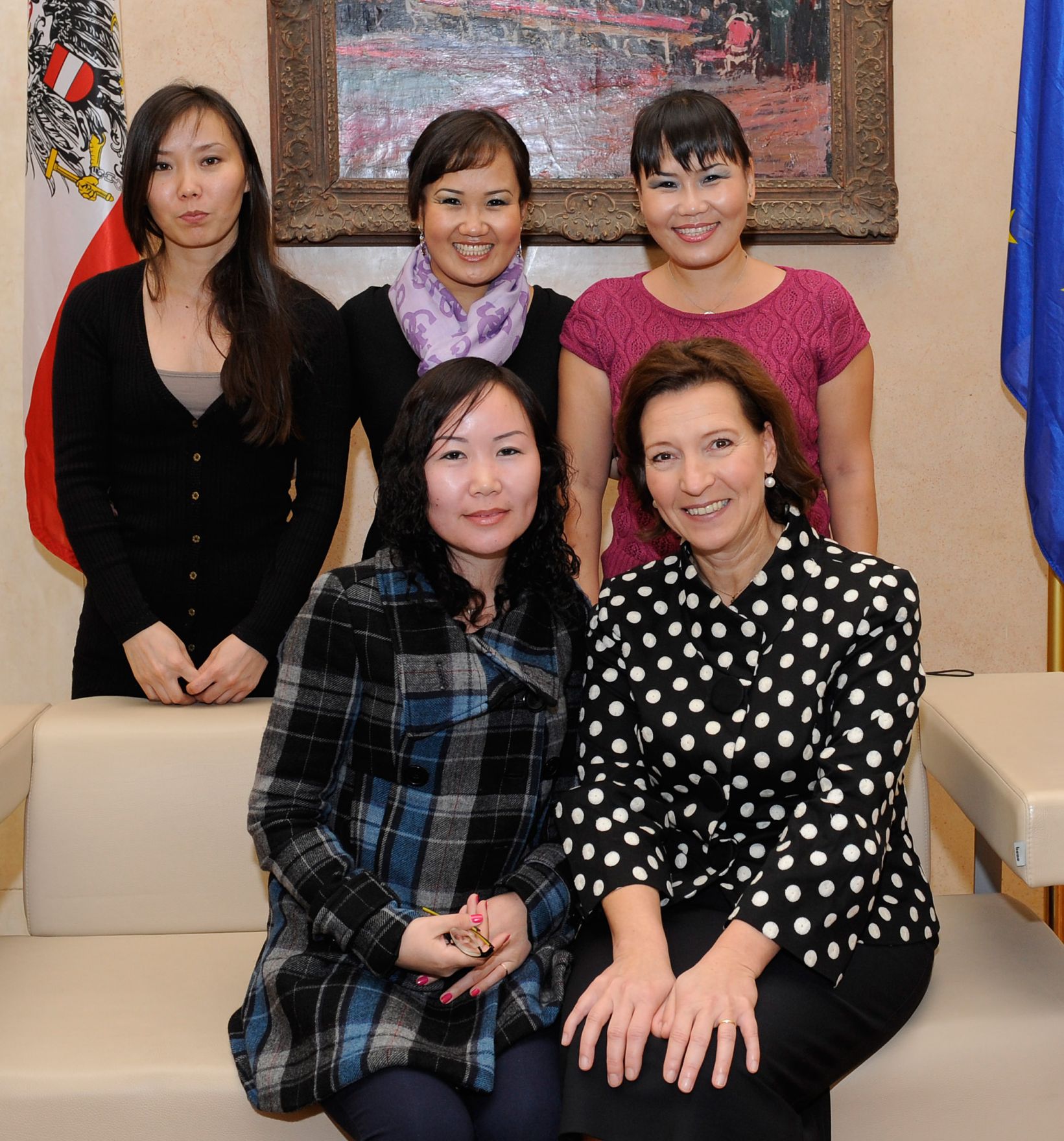 Am 26. Oktober 2012 empfing Frauenministerin Gabriele Heinisch-Hosek im Rahmen des Nationalfeiertages Besucherinnen und Besucher im Bundeskanzleramt.