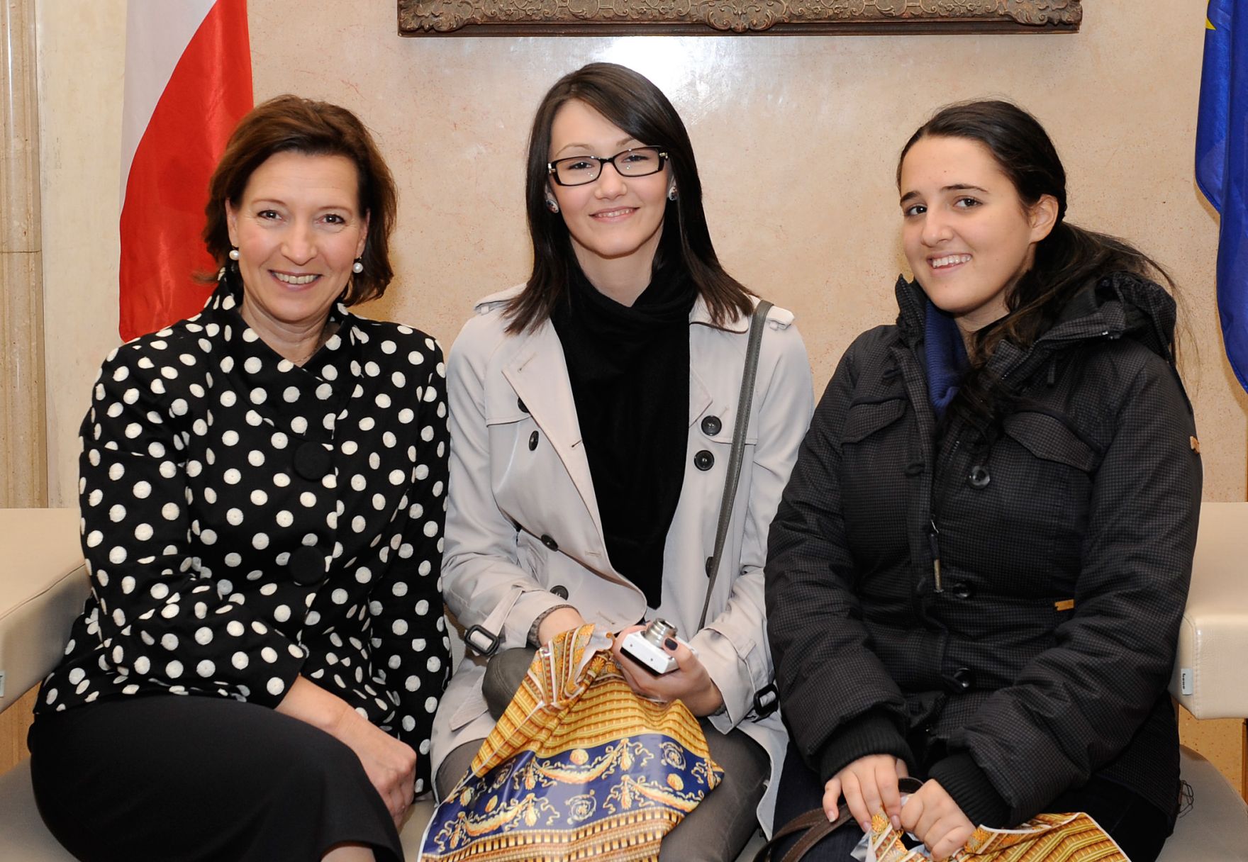 Am 26. Oktober 2012 empfing Frauenministerin Gabriele Heinisch-Hosek im Rahmen des Nationalfeiertages Besucherinnen und Besucher im Bundeskanzleramt.