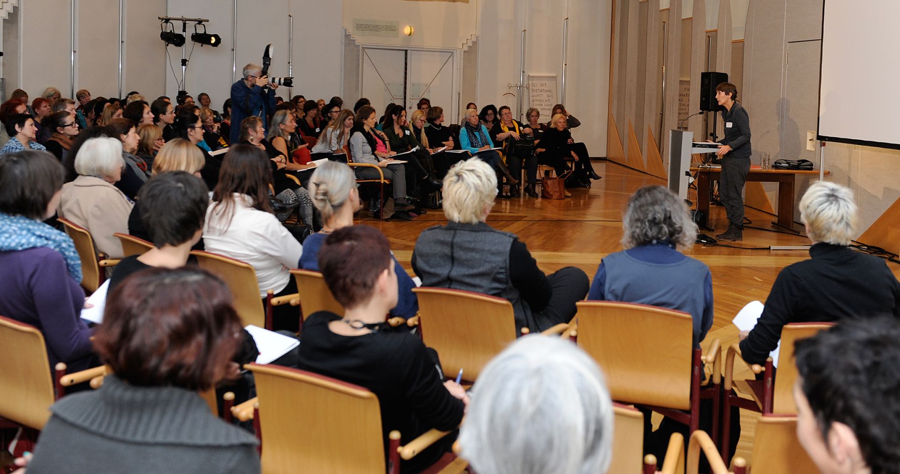 Am 5. November 2012 er&ouml;ffnete Frauenministerin Gabriele Heinisch-Hosek die Frauenenquete &quot;Frauen.K&ouml;rper.Politiken&quot; im Bundesministerium f&uuml;r Gesundheit.