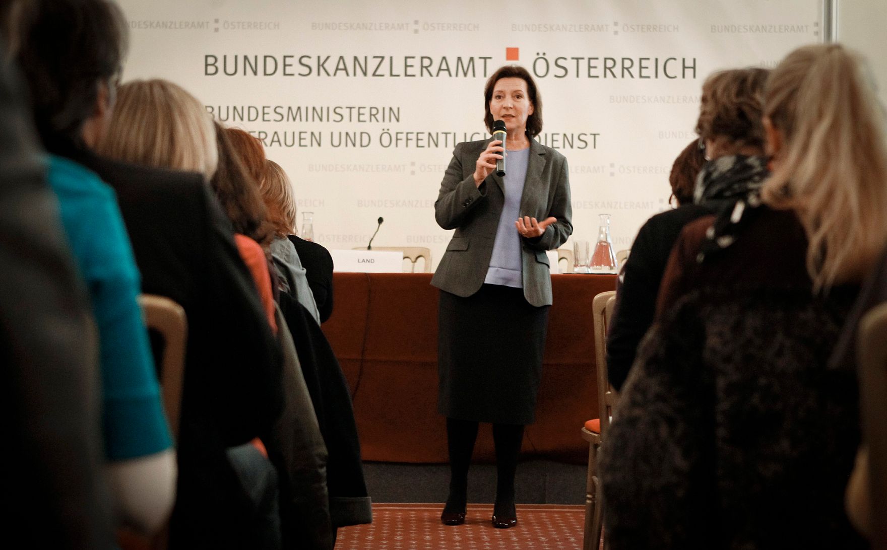 Am 5. Oktober 2012 er&ouml;ffnete Bundesministerin Gabriele Heinisch-Hosek die &Ouml;sterreichpremiere des Trickfilms &quot;Centrefold&quot; im Frauenministerium.