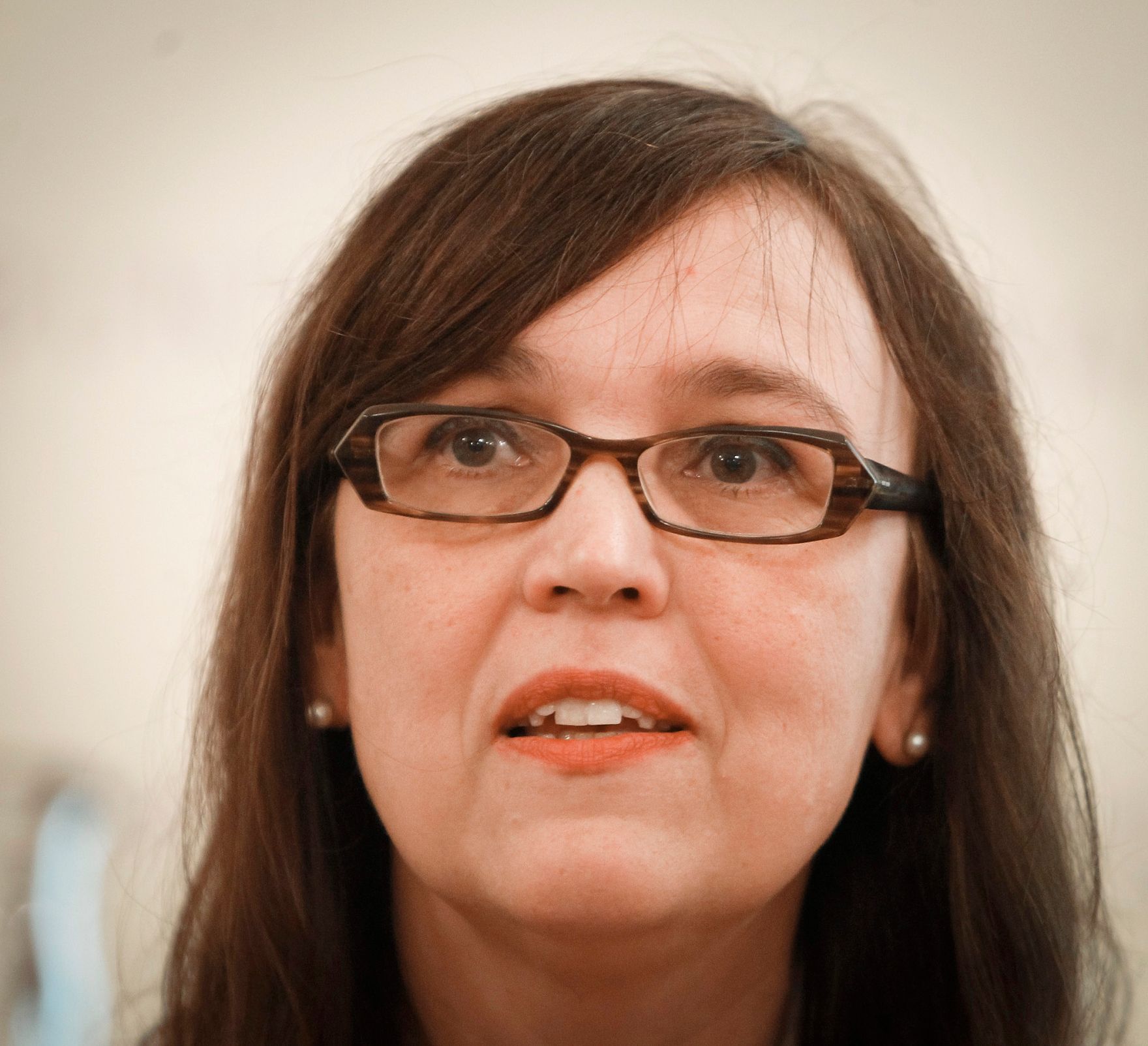 Am 5. Oktober 2012 er&ouml;ffnete Bundesministerin Gabriele Heinisch-Hosek die &Ouml;sterreichpremiere des Trickfilms &quot;Centrefold&quot; im Frauenministerium. Im Bild die Veranstallterin von Tricky Women Waltraud Grausgruber bei der Podiumsdiskusion nach der Premiere des Films &bdquo;Centrefold&ldquo;.