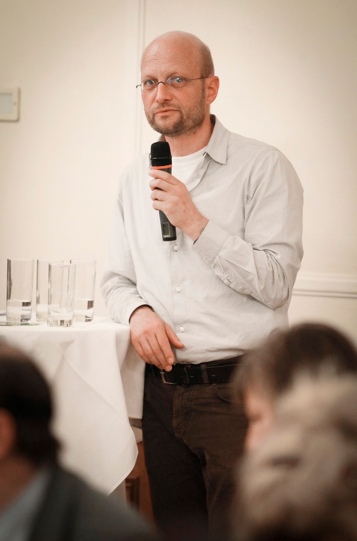Am 5. Oktober 2012 er&ouml;ffnete Bundesministerin Gabriele Heinisch-Hosek die &Ouml;sterreichpremiere des Trickfilms &quot;Centrefold&quot; im Frauenministerium. Im Bild Personen aus dem Publikum bei Fragen zu der Premiere des Films &bdquo;Centrefold&ldquo;.