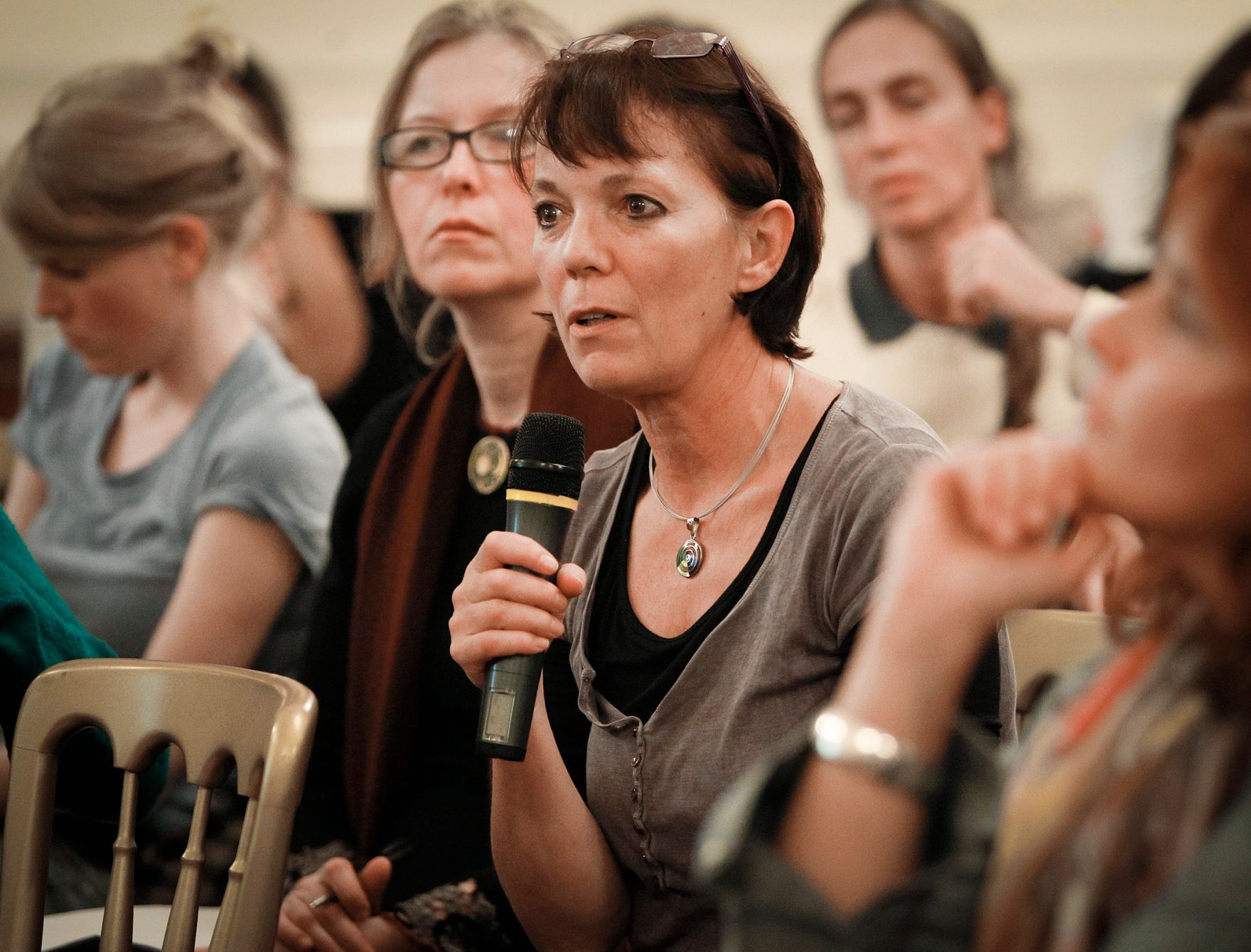 Am 5. Oktober 2012 er&ouml;ffnete Bundesministerin Gabriele Heinisch-Hosek die &Ouml;sterreichpremiere des Trickfilms &quot;Centrefold&quot; im Frauenministerium. Im Bild Personen aus dem Publikum bei Fragen zu der Premiere des Films &bdquo;Centrefold&ldquo;.