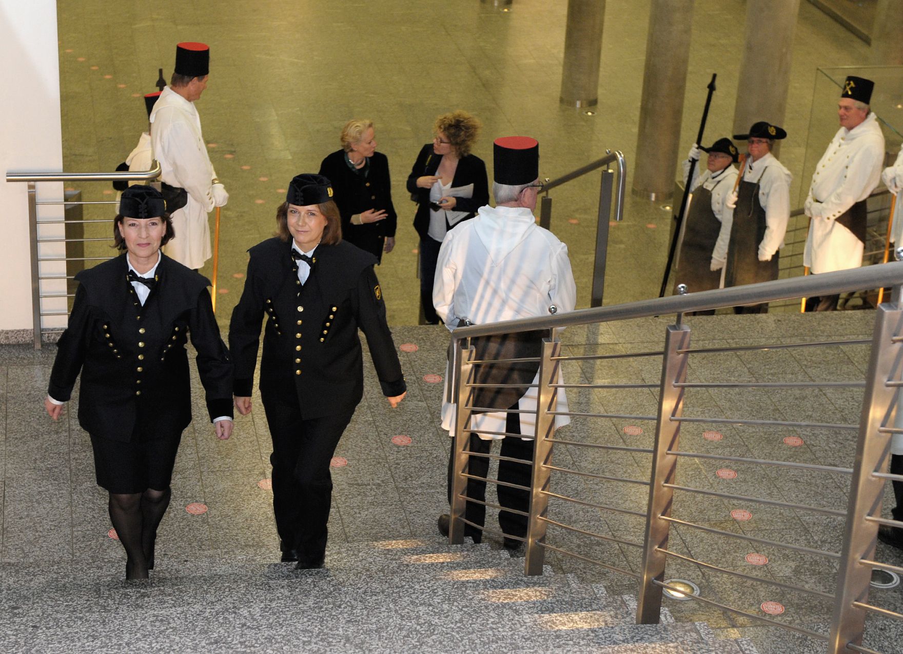 Am 4. Dezember 2012 besuchte Frauenministerin Gabriele Heinisch-Hosek die Barbarafeier im Technischen Museum Wien. Im Bild die Frauenministerin (l.) mit der Direktorin des Technischen Museum Wien, Gabriele Zuna-Kratky (r.).