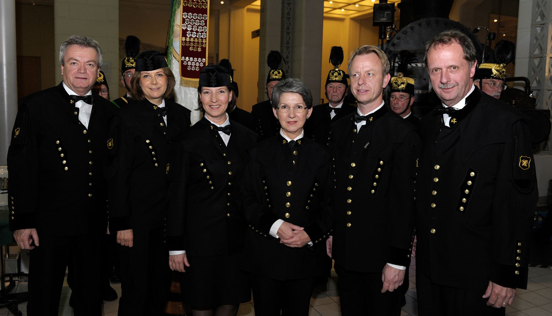 Am 4. Dezember 2012 besuchte Frauenministerin Gabriele Heinisch-Hosek die Barbarafeier im Technischen Museum Wien. Im Bild die Frauenministerin (3.v.l.) mit der Direktorin des Technischen Museum Wien, Gabriele Zuna-Kratky (2.v.l.) und der Nationalratspr&auml;sidentin Barbara Prammer (3.v.r.).