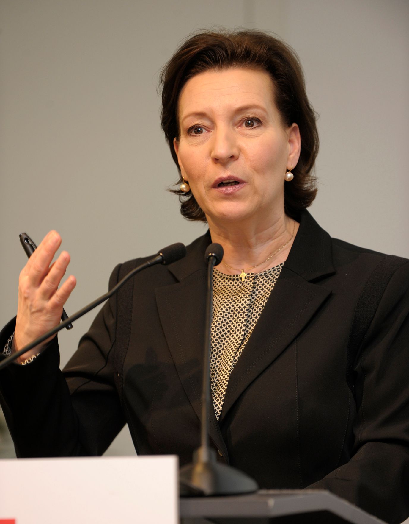 Am 11. April 2013 hielt Frauenministerin Gabriele Heinisch-Hosek (im Bild) das Hauptreferat beim &Ouml;GB-Bundesfrauenkongress.