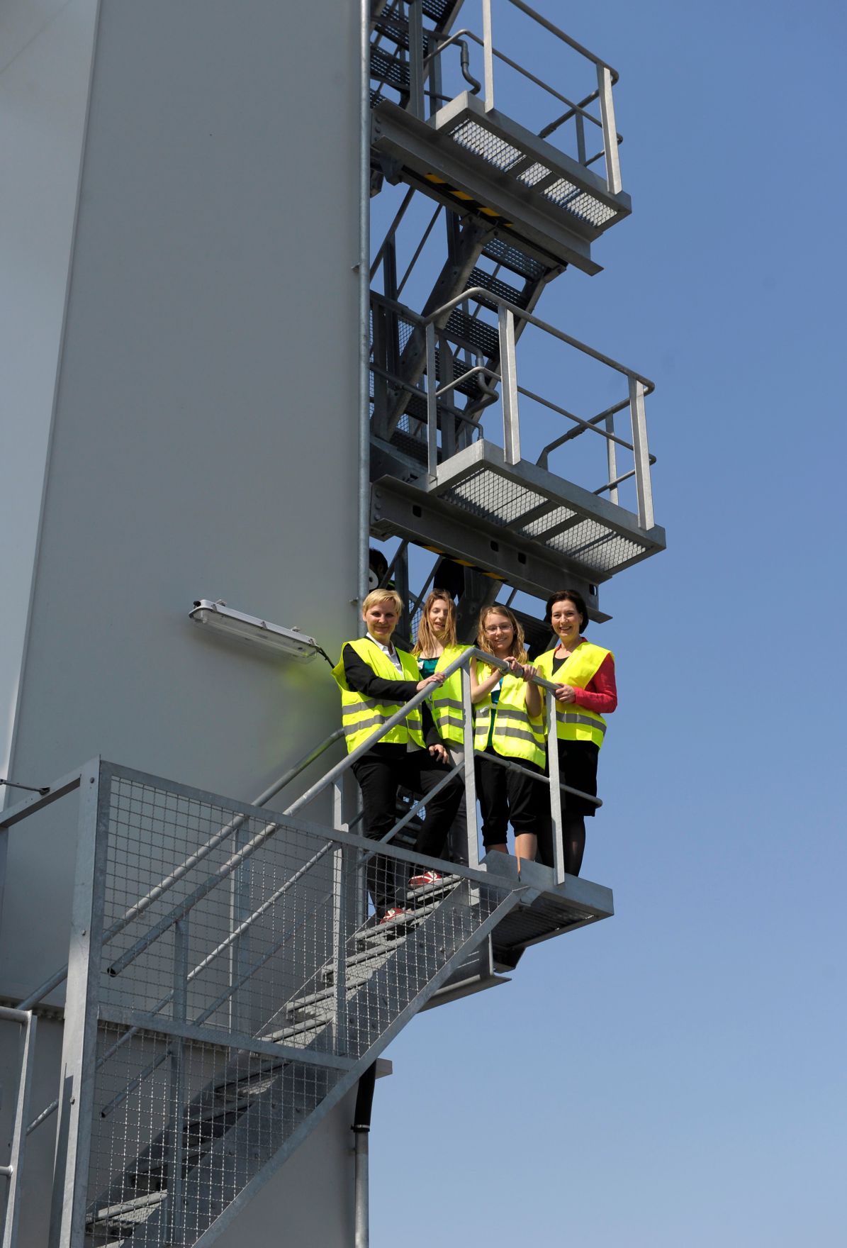 Am 25. April 2013 besuchte Frauenministerin Gabriele Heinisch-Hosek (im Bild) im Rahmen des &bdquo;Girls&rsquo; Day 2013&ldquo; die WienCont Container Terminal Gesellschaft.