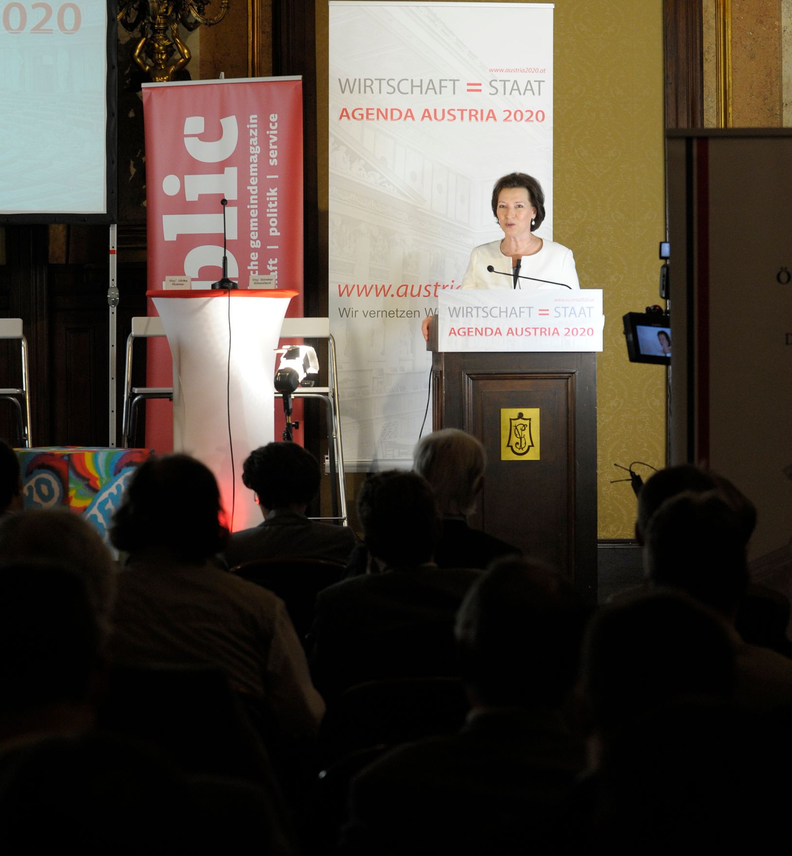 Am 29. April 2013 begr&uuml;&szlig;te Beamtenministerin Gabriele Heinisch-Hosek (im Bild) bei der Veranstaltung Agenda Austria 2020 "Wirtschaft und Staat - Innovatives Zusammenspiel zwischen Wirtschaft und Staat. Informationstechnologie als wichtigstes Bindeglied?".