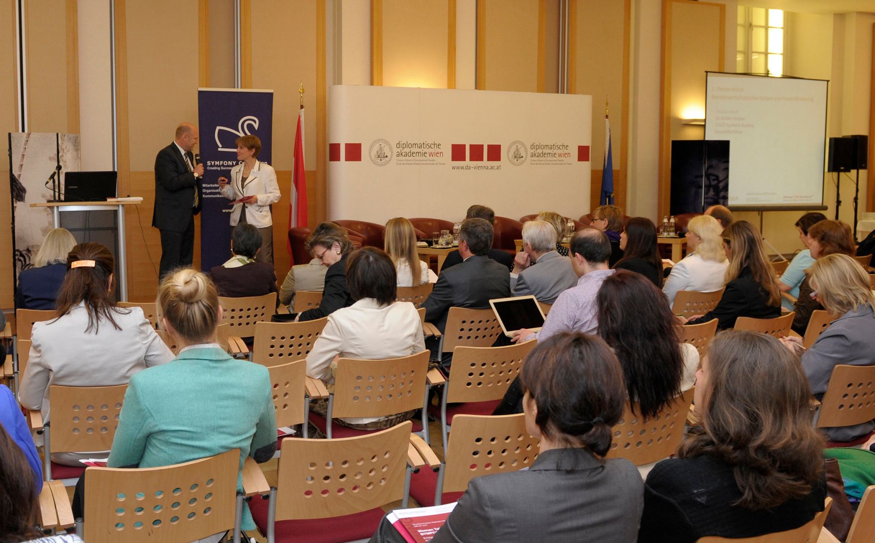 Am 6. Mai 2013 lud Frauenministerin Gabriele Heinisch-Hosek zum &bdquo;Women Talk Business Symposium 2013 &ndash; Erfolgsfaktor Frau: Quote &amp; Co im Wirksamkeits-Test&ldquo;.