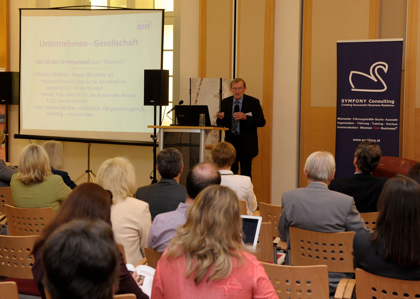 Am 6. Mai 2013 lud Frauenministerin Gabriele Heinisch-Hosek zum &bdquo;Women Talk Business Symposium 2013". Im Bild Leopold Miedl, Konzern-Betriebsratvorsitzender der RHI AG bei seinem Impulsreferat zum Thema &bdquo;F&uuml;r Frauenf&ouml;rderung notwendiger Wandel in der Unternehmenskultur&ldquo;.