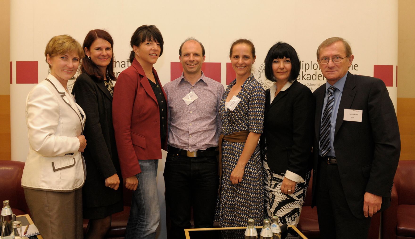 Im Bild die Teilnehmer der Podiumsdiskussion zum Thema &bdquo;F&uuml;r Frauenf&ouml;rderung notwendiger Wandel in der Unternehmenskultur&ldquo; (v.l.n.r.): Sabine M. Fischer (Moderation), Christina Thomar (Christina Thomar Consulting eU), Petra Salmutter (SAP &Ouml;sterreich), Paul Ullmann (Austria Wirtschaftservices), Jutta Hackstock-Sabitzer (Marketing Leitung Saubermacher Dienstleistungs AG), Angelika Flatz (Sektionschefin BKA) und Leopold Miedl (RHI AG).