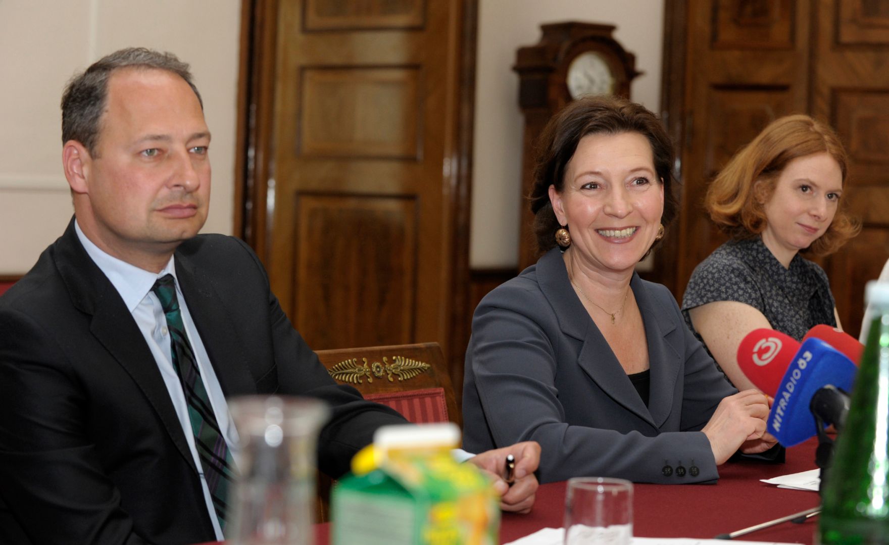 Am 7. Mai 2013 lud Frauenministerin Gabriele Heinisch-Hosek zum Hintergrundsgespr&auml;ch zum Thema Familienf&ouml;rderungen. Im Bild mit Staatssekret&auml;r Andreas Schieder (l.).