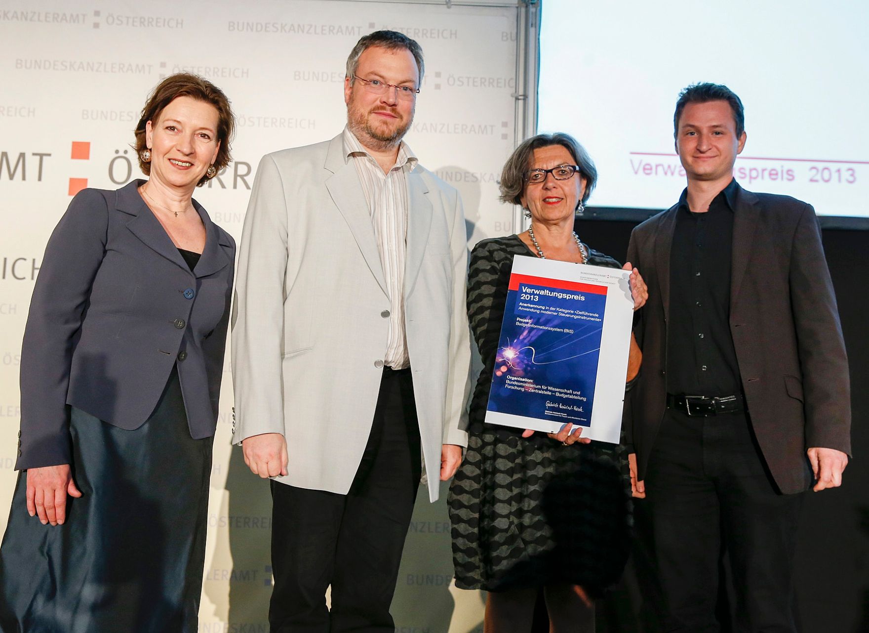 Am 7. Mai 2013 &uuml;berreichte Beamtenministerin Gabriele Heinisch-Hosek den Verwaltungspreis 2013 in der Akademie der Wissenschaften.