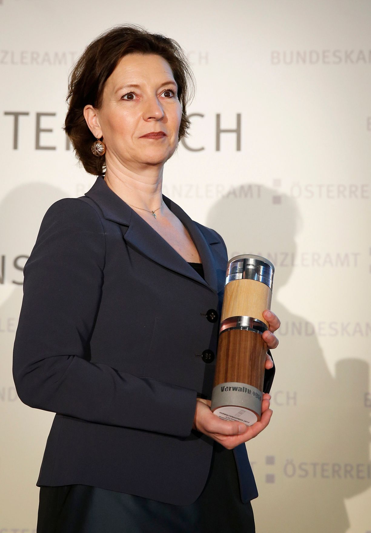 Am 7. Mai 2013 &uuml;berreichte Beamtenministerin Gabriele Heinisch-Hosek den Verwaltungspreis 2013 in der Akademie der Wissenschaften.