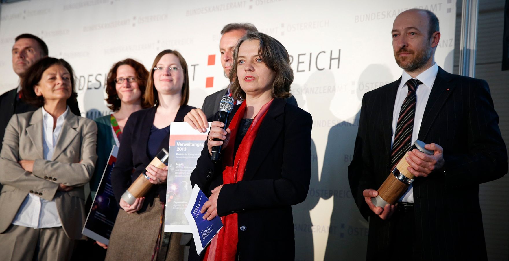 Am 7. Mai 2013 &uuml;berreichte Beamtenministerin Gabriele Heinisch-Hosek den Verwaltungspreis 2013 in der Akademie der Wissenschaften.