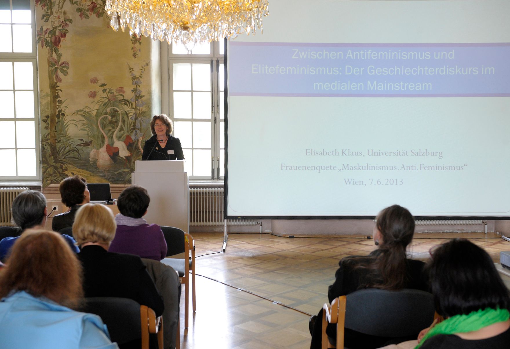 Am 7. Juni 2013 luden Frauenministerin Gabriele Heinisch-Hosek und die Plattform 20000Frauen zur Frauenenquete &bdquo;Maskulinismus. Anti. Feminismus.&ldquo; ins Schloss Laundon.