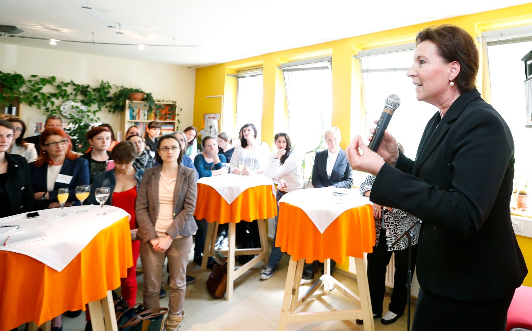 Am 11. Juni 2013 besuchte Frauenministerin Gabriele Heinisch-Hosek die Feier "10 Jahre SOPHIE BildungsRaum - 10 Jahre Beratung f&uuml;r SexarbeiterInnen" in Wien.