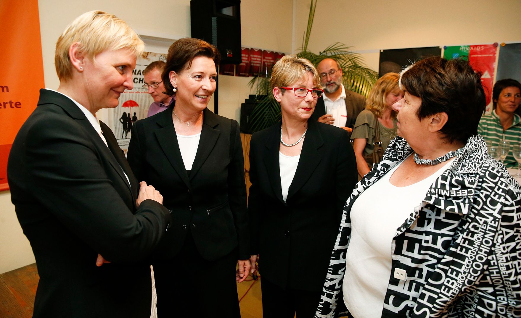 Am 11. Juni 2013 besuchte Frauenministerin Gabriele Heinisch-Hosek die Feier "10 Jahre SOPHIE BildungsRaum - 10 Jahre Beratung f&uuml;r SexarbeiterInnen" in Wien.