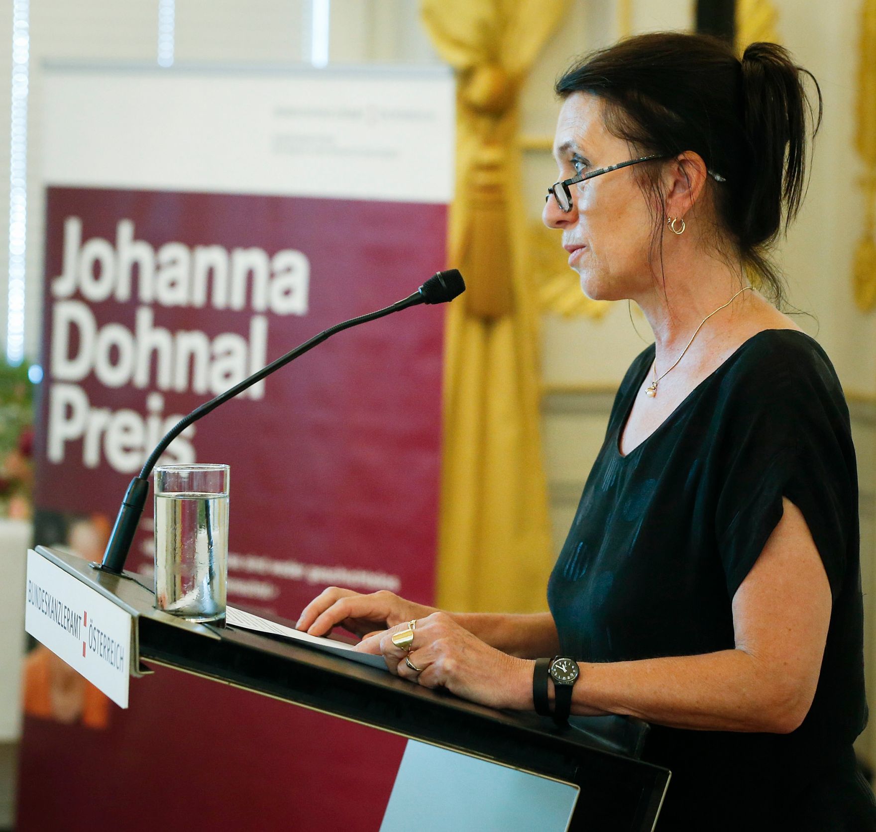 Am 19. Juni 2013 lud Frauenministerin Gabriele Heinisch-Hosek zur Verleihung des Johanna-Dohnal Preises 2013 ins Bundeskanzleramt.