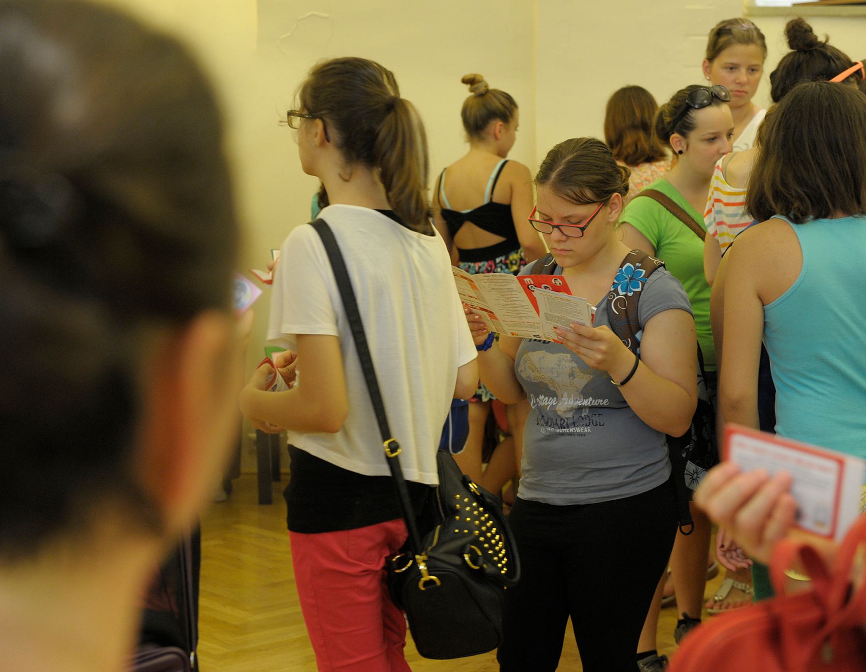 Am 20. Juni 2013 lud Frauenministerin Gabriele Heinisch-Hosek zum M&auml;dchentag &bdquo;Finde deinen Weg&ldquo; mit der Ausstellungser&ouml;ffnung &bdquo;Living in a Box&ldquo; und der Filmpr&auml;sentation &bdquo;Oh Yeah, She Performs!&ldquo; in das Palais Dietrichstein.