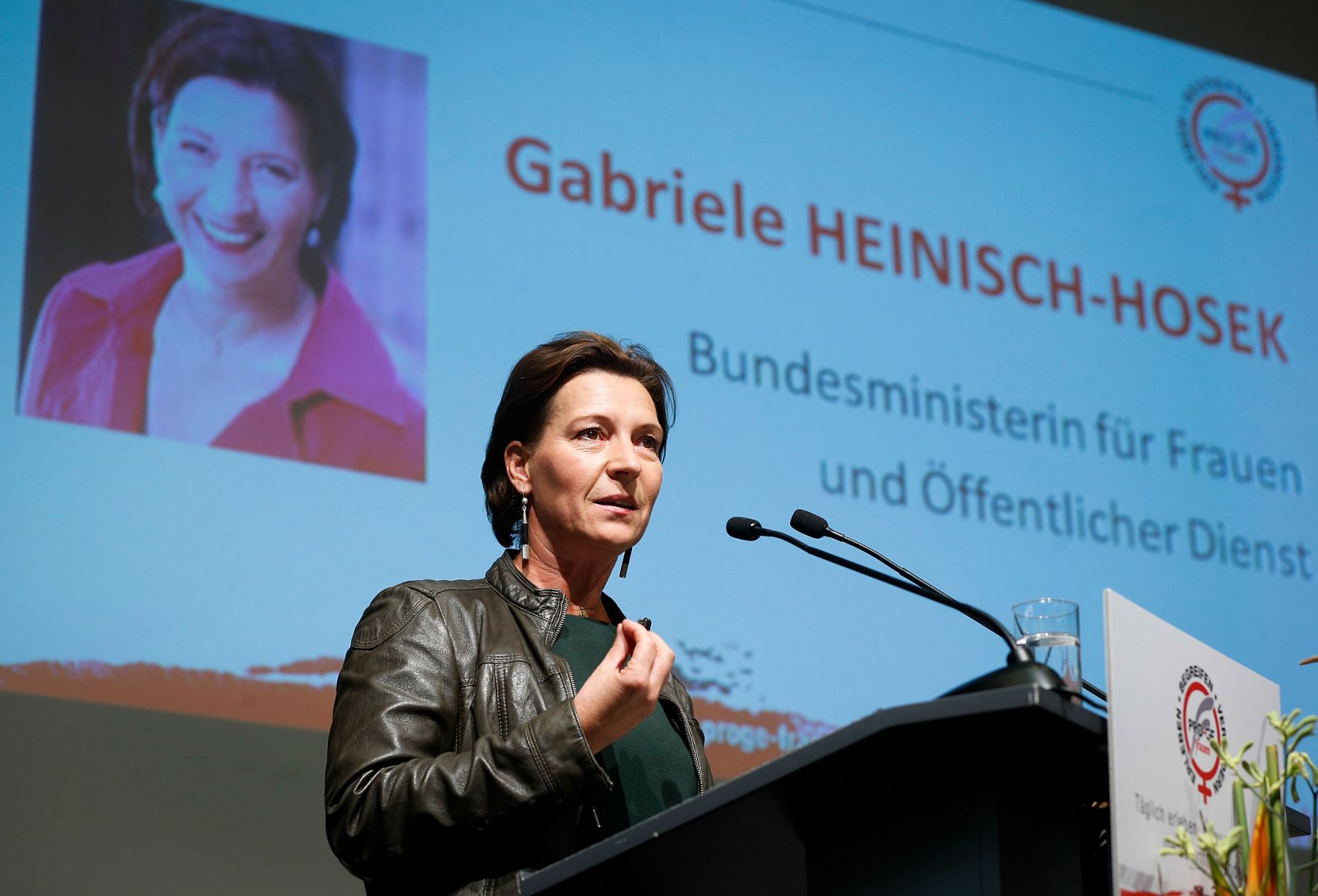 Am 13. September 2013 hielt Frauenministerin Gabriele Heinisch-Hosek Begr&uuml;&szlig;ungsworte bei der Bundesfrauenkonferenz der PRO-GE im &Ouml;GB-Catamaran.