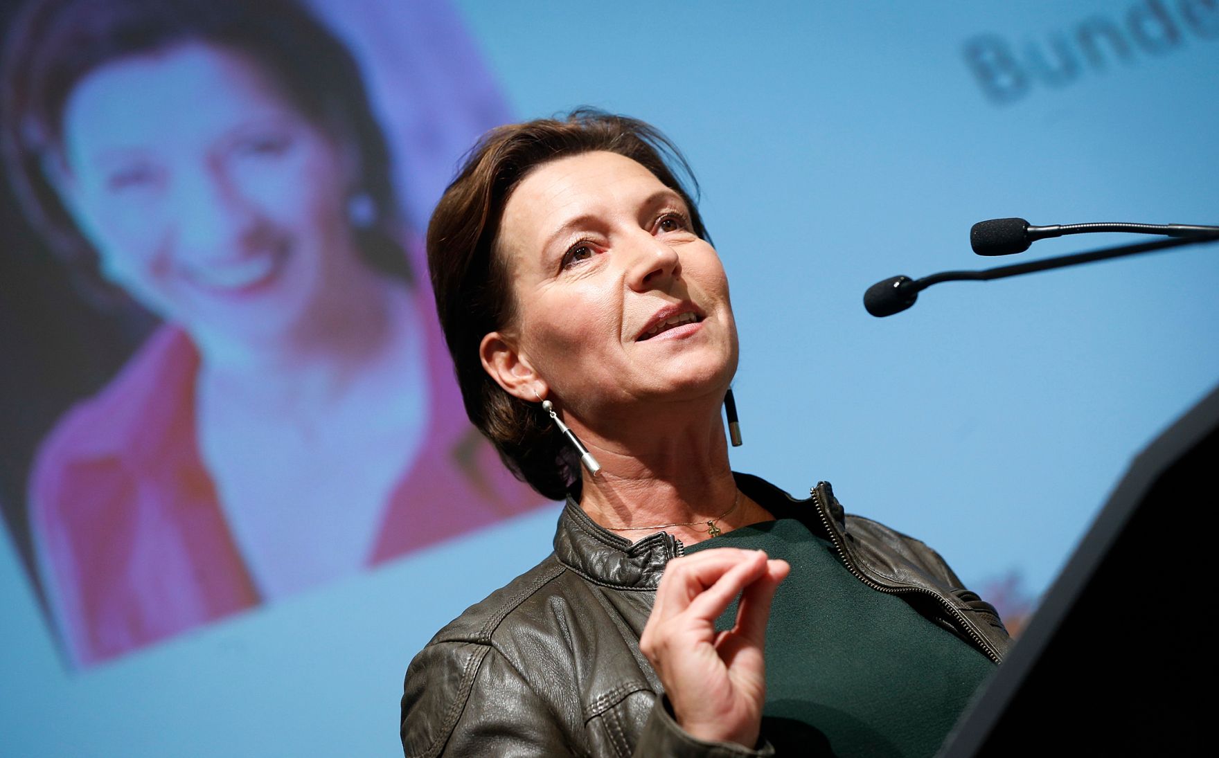 Am 13. September 2013 hielt Frauenministerin Gabriele Heinisch-Hosek Begr&uuml;&szlig;ungsworte bei der Bundesfrauenkonferenz der PRO-GE im &Ouml;GB-Catamaran.