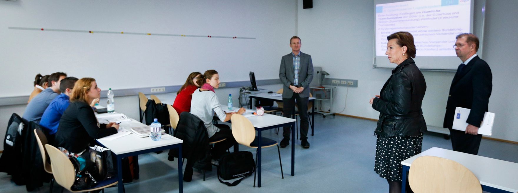 Am 23. September 2013 pr&auml;sentierte Frauenministerin Gabriele Heinisch-Hosek das &quot;Babymonat&quot; an der Fachhochschule des bfi Wien GmbH.