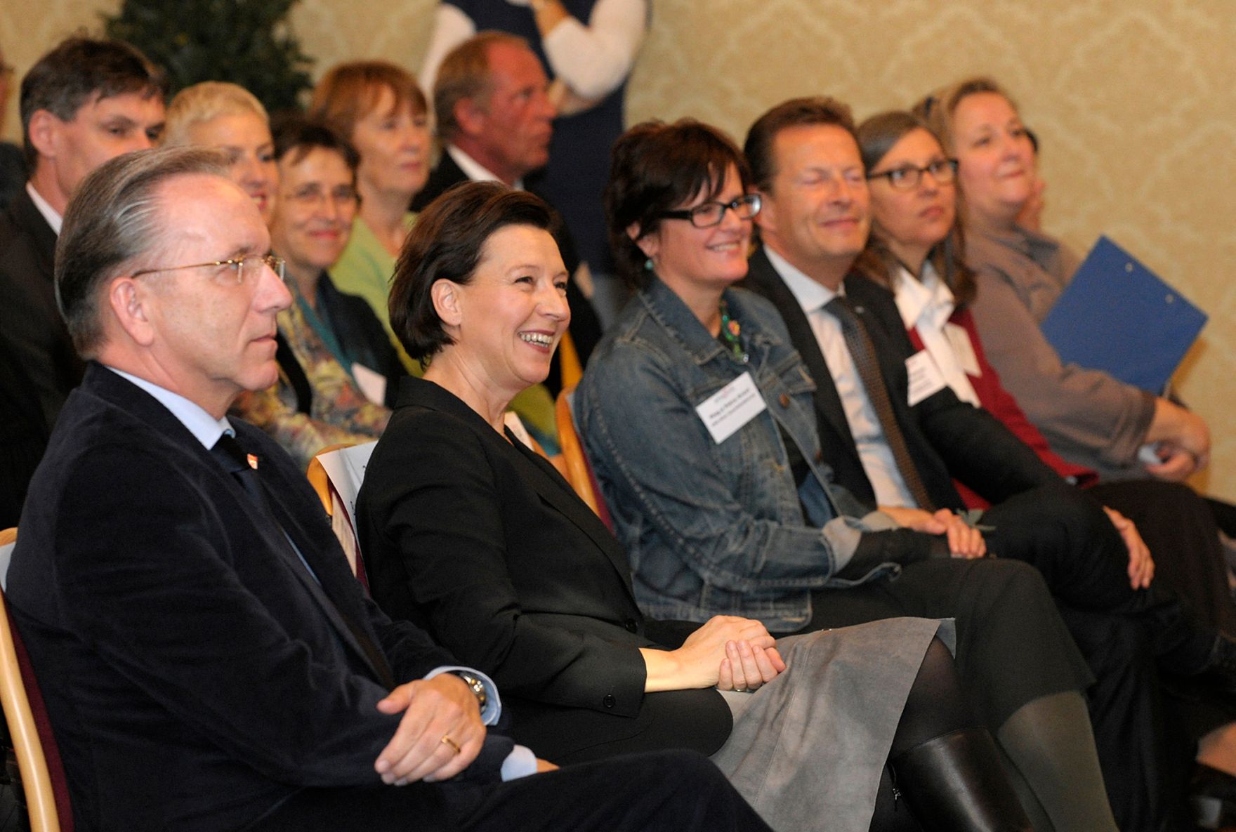 Am 15. Oktober 2013 nahm Frauenministerin Gabriele Heinisch-Hosek (2.v.l.) an der Verleihung des Amazone Awards des Vereins Spungbrett teil.