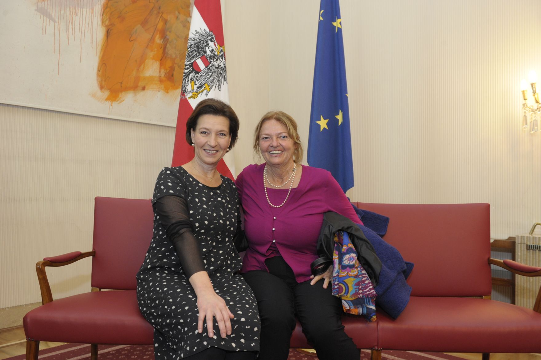 Am 26. Oktober 2013 empfing Frauenministerin Gabriele Heinisch-Hosek im Rahmen des Nationalfeiertages Besucherinnen und Besucher im Bundeskanzleramt.