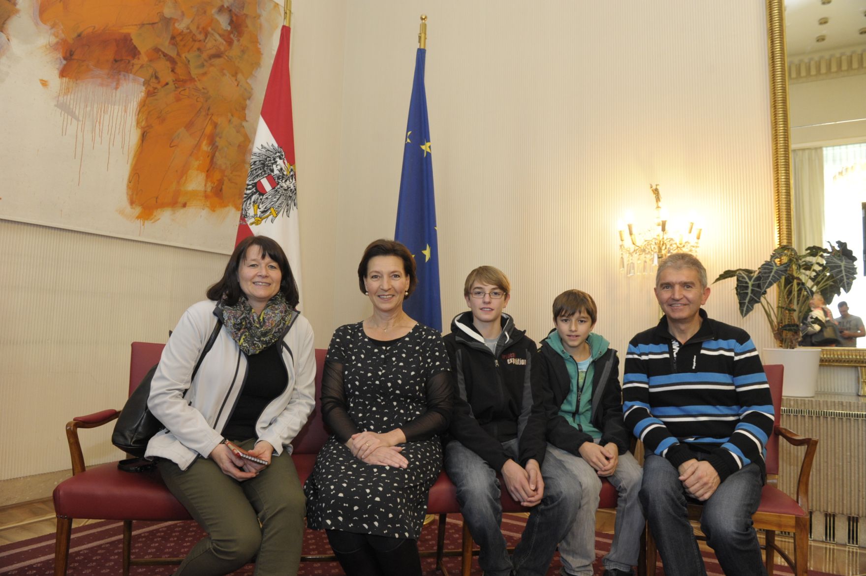 Am 26. Oktober 2013 empfing Frauenministerin Gabriele Heinisch-Hosek im Rahmen des Nationalfeiertages Besucherinnen und Besucher im Bundeskanzleramt.