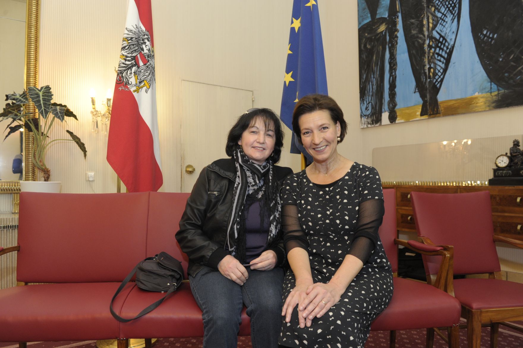 Am 26. Oktober 2013 empfing Frauenministerin Gabriele Heinisch-Hosek im Rahmen des Nationalfeiertages Besucherinnen und Besucher im Bundeskanzleramt.