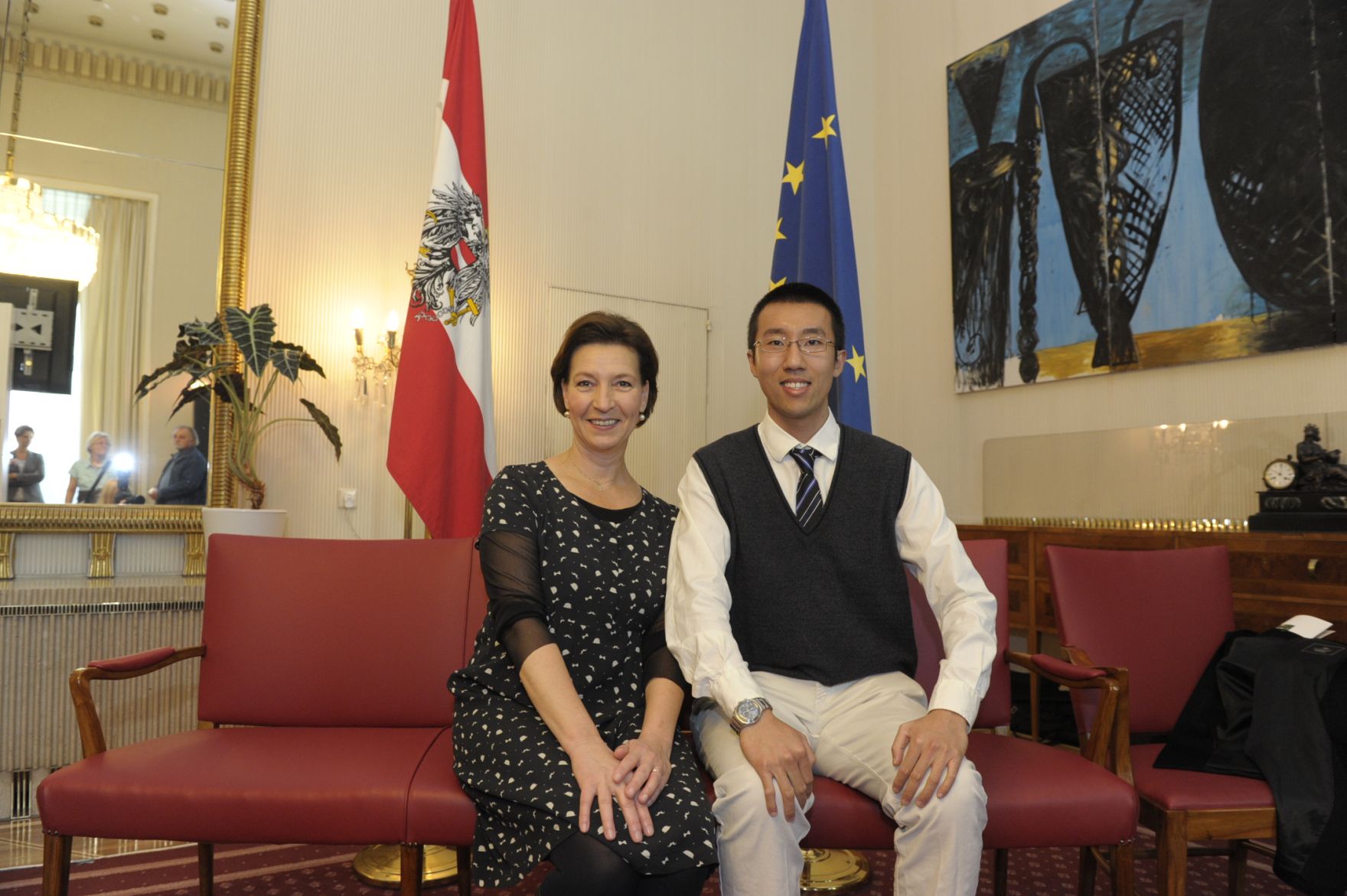 Am 26. Oktober 2013 empfing Frauenministerin Gabriele Heinisch-Hosek im Rahmen des Nationalfeiertages Besucherinnen und Besucher im Bundeskanzleramt.