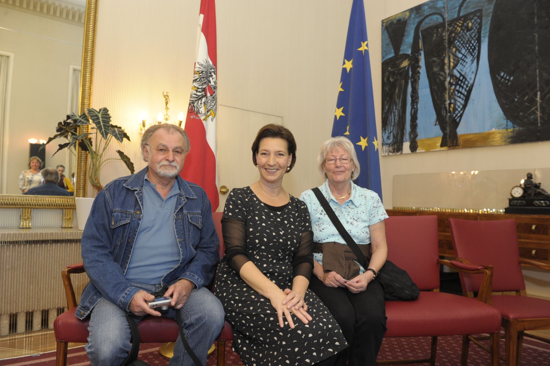 Am 26. Oktober 2013 empfing Frauenministerin Gabriele Heinisch-Hosek im Rahmen des Nationalfeiertages Besucherinnen und Besucher im Bundeskanzleramt.