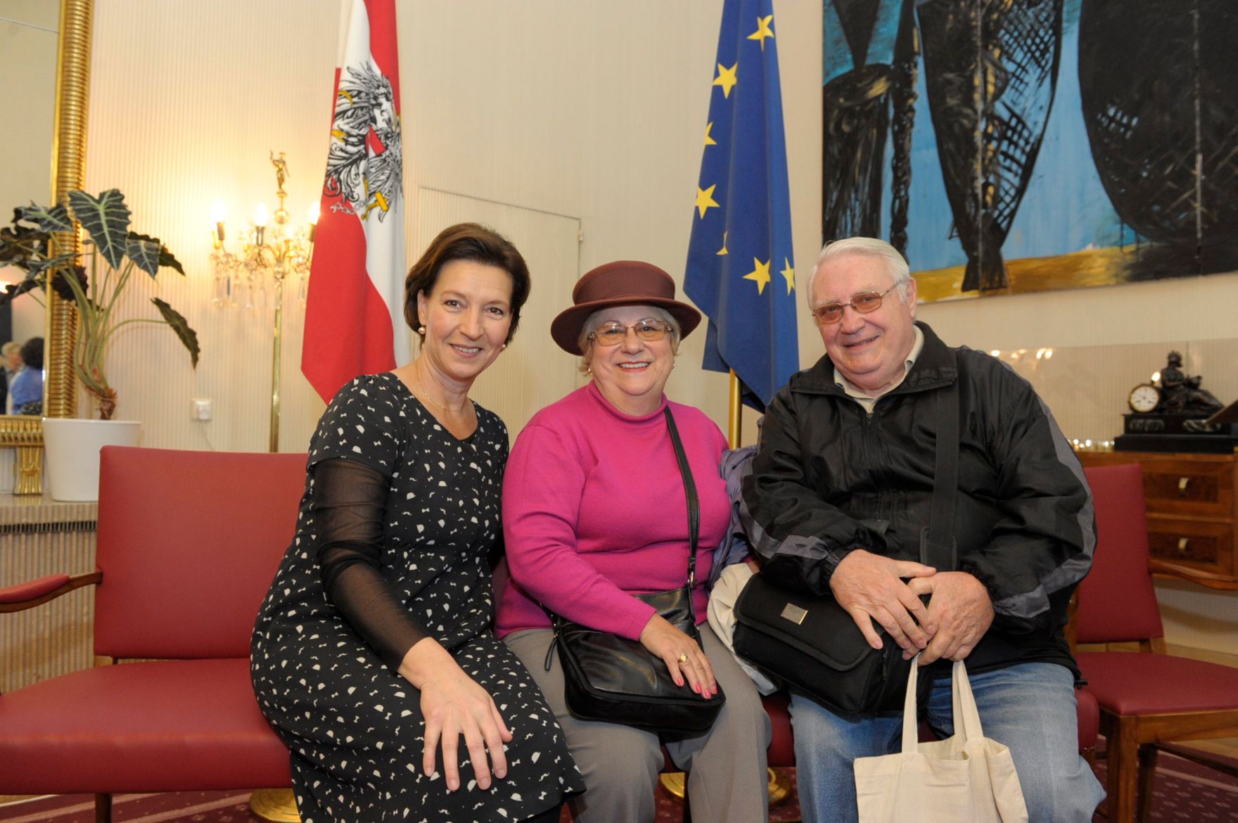 Am 26. Oktober 2013 empfing Frauenministerin Gabriele Heinisch-Hosek im Rahmen des Nationalfeiertages Besucherinnen und Besucher im Bundeskanzleramt.