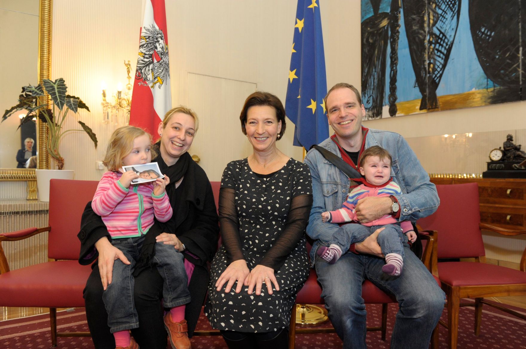 Am 26. Oktober 2013 empfing Frauenministerin Gabriele Heinisch-Hosek im Rahmen des Nationalfeiertages Besucherinnen und Besucher im Bundeskanzleramt.
