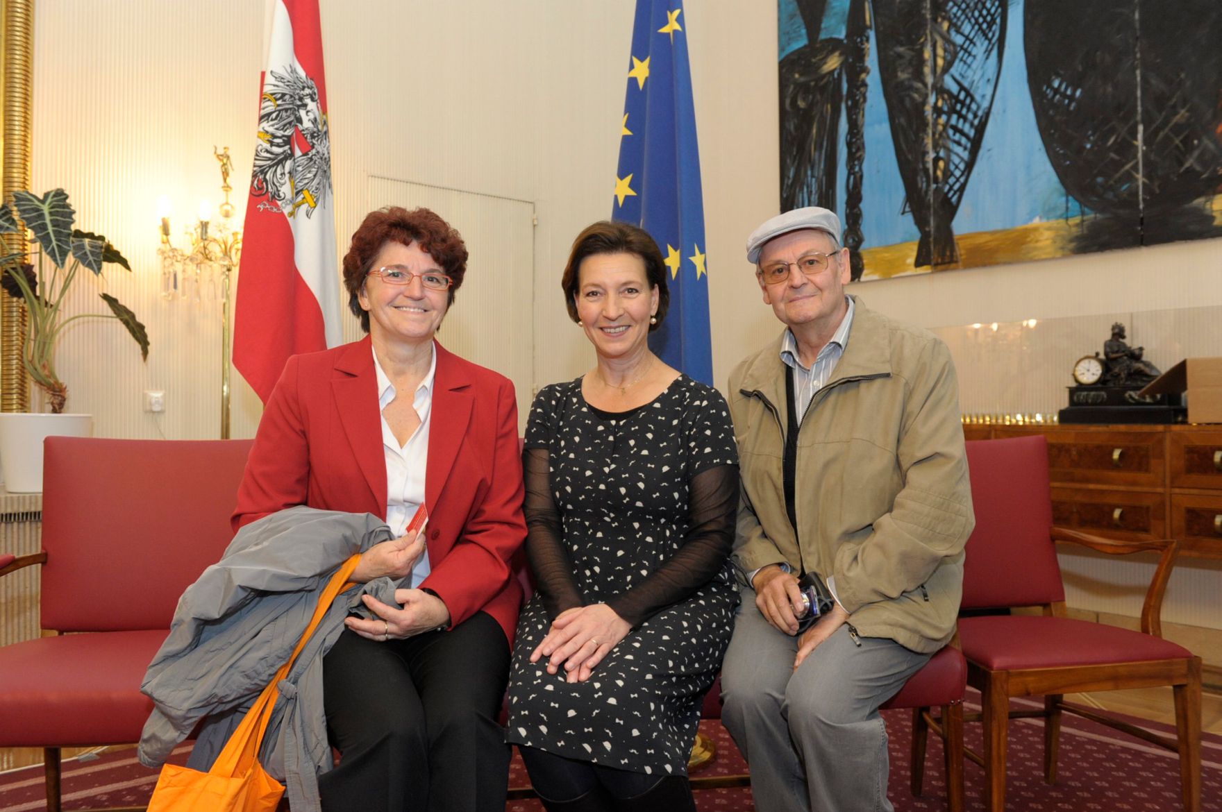 Am 26. Oktober 2013 empfing Frauenministerin Gabriele Heinisch-Hosek im Rahmen des Nationalfeiertages Besucherinnen und Besucher im Bundeskanzleramt.